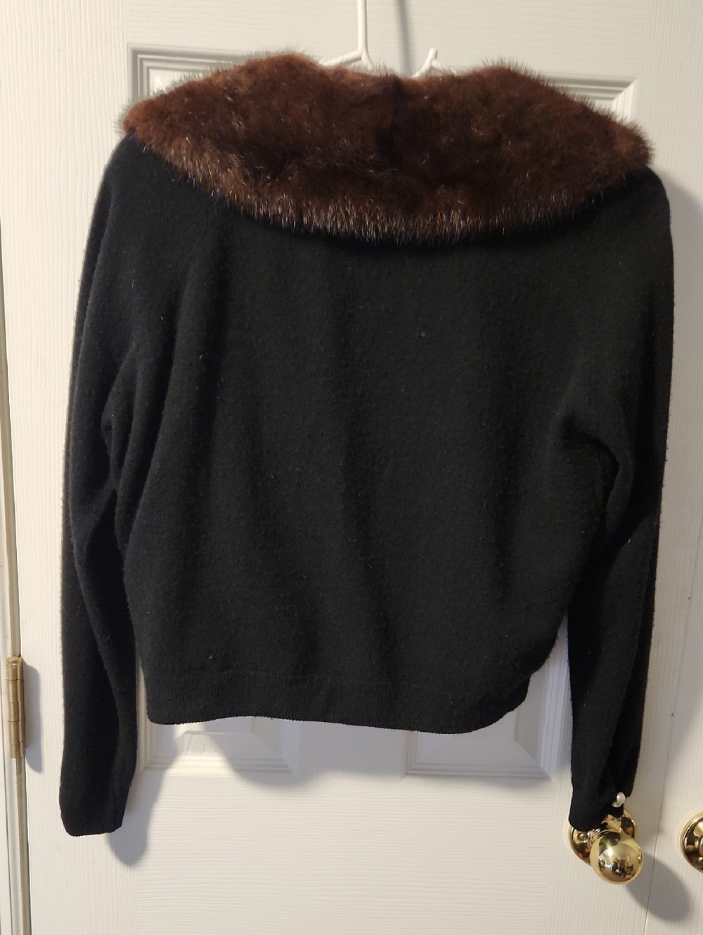 Vintage-Inspired Black Sweater with Brown Fur Trim - Medium - Picture 5 of 6